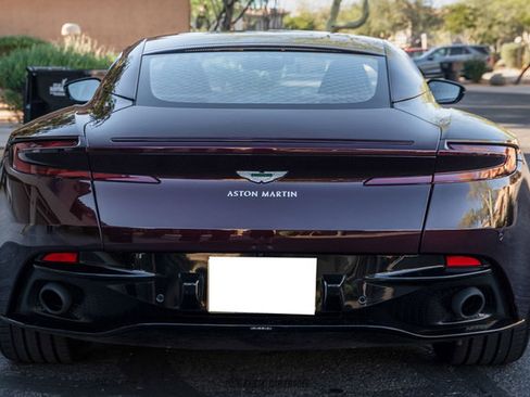 Used 2018 Aston Martin DB11 V8 image 7