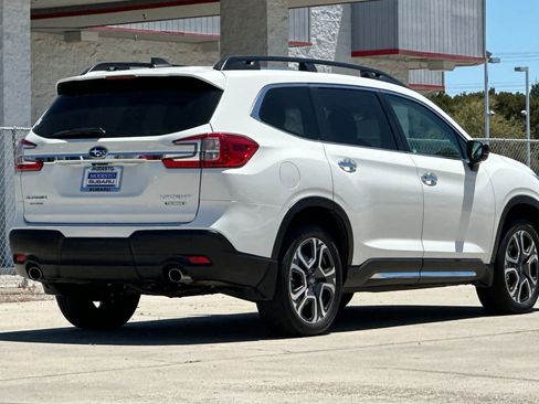 Used 2025 Subaru Ascent Touring w/ Popular Package #1 AWD/4WD image 3