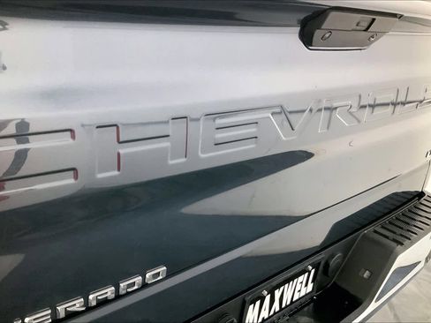 Used 2021 Chevrolet Silverado 1500 LT RWD image 9