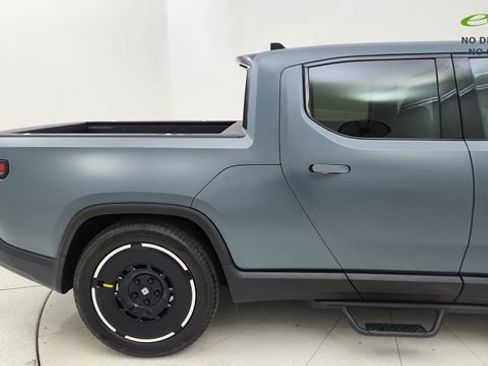 Used 2025 Rivian R1T Premium AWD/4WD image 7