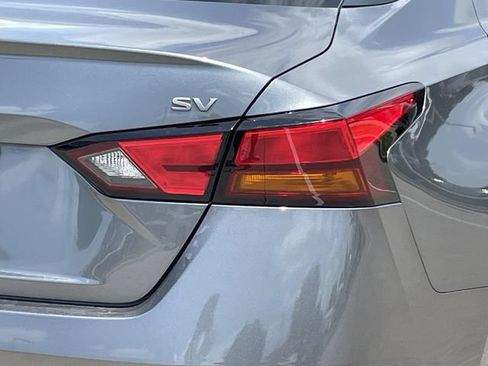 Used 2023 Nissan Altima 2.5 SV FWD image 6