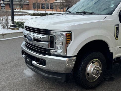 Used 2018 Ford F350 XLT image 3