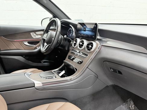 Used 2022 Mercedes-Benz GLC 300 4MATIC w/ AMG Line image 30