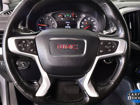 Used 2024 GMC Terrain SLT image 3