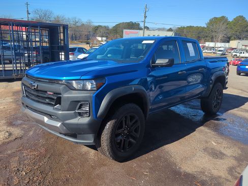 Used 2024 Chevrolet Colorado Trail Boss image 8