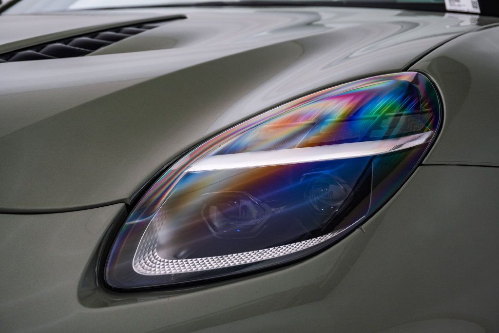 Used 2026 Aston Martin Vanquish Convertible RWD image 6