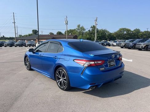 Used 2018 Toyota Camry SE w/ Audio Package FWD image 3