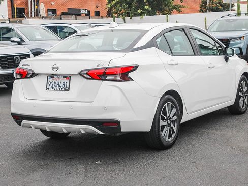 Used 2021 Nissan Versa SV FWD image 9