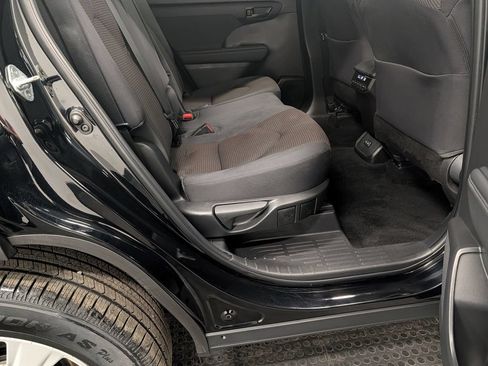 Used 2022 Toyota Highlander LE AWD/4WD image 32