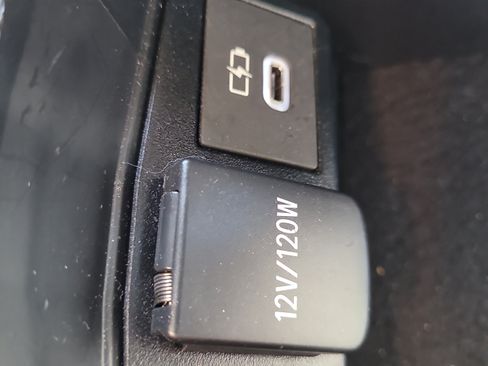 Certified 2025 Toyota Corolla SE FWD image 31