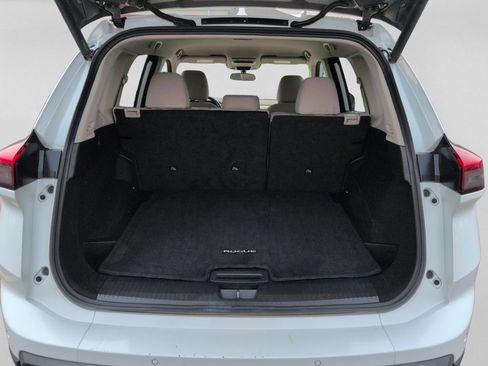 Used 2025 Nissan Rogue SV AWD/4WD image 31