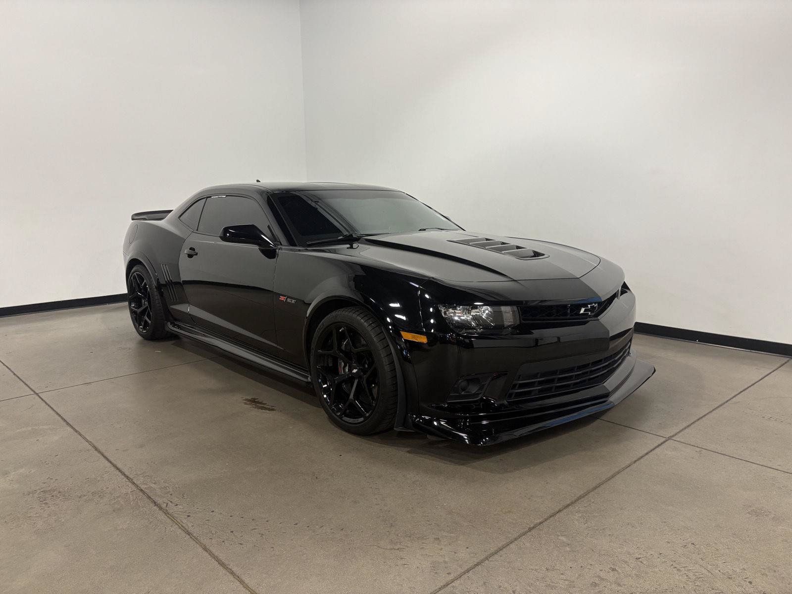 Used 2015 Chevrolet Camaro Z/28 RWD image 1