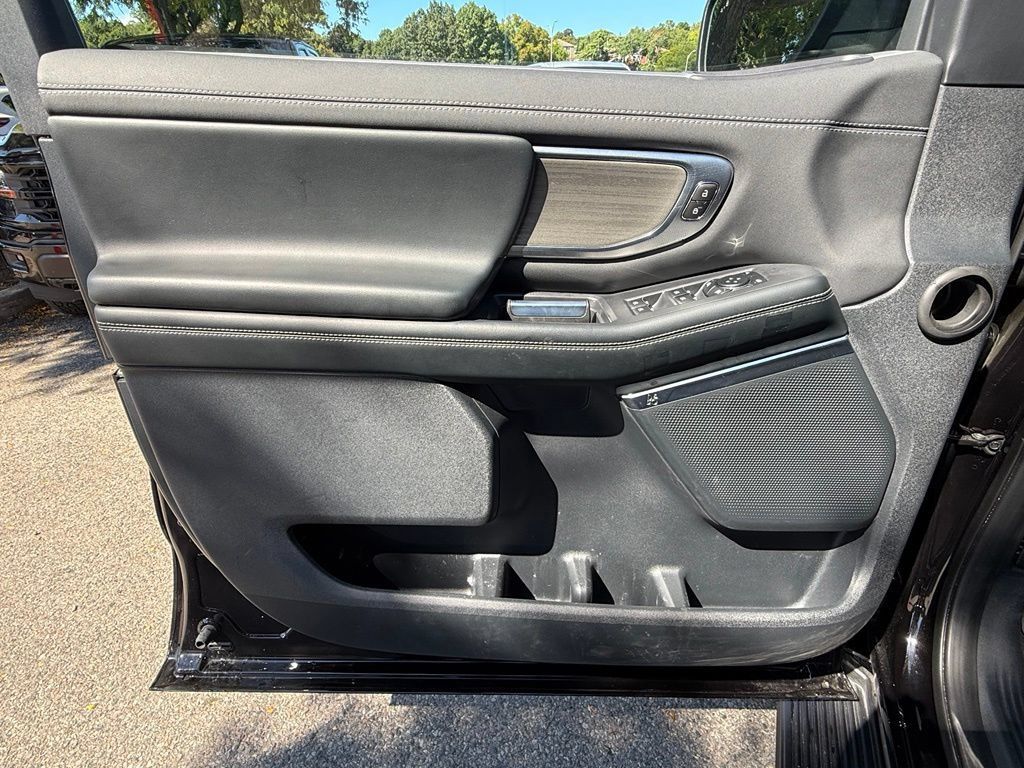 Used 2026 Ford Expedition Max Platinum AWD/4WD image 21