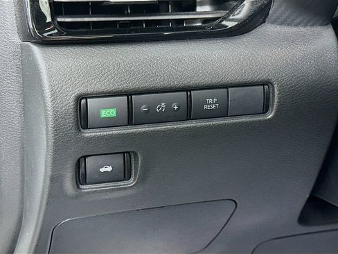 Certified 2024 Nissan Sentra SV FWD image 16