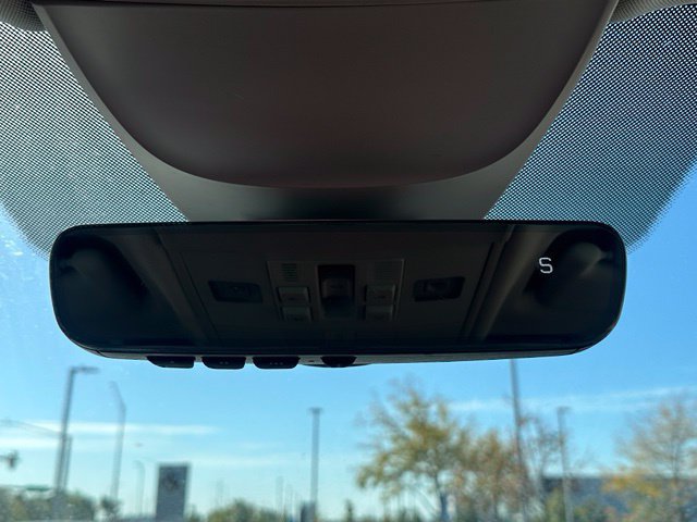 Certified 2023 Volkswagen Taos SE w/ Panoramic Sunroof Package AWD/4WD image 36