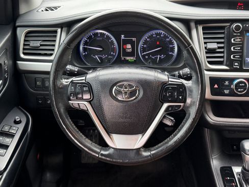 Used 2018 Toyota Highlander Limited Platinum image 16