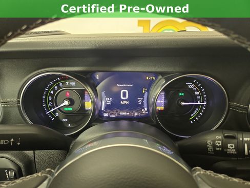 Used 2023 Jeep Wrangler Unlimited Sahara w/ Cold Weather Group AWD/4WD image 18