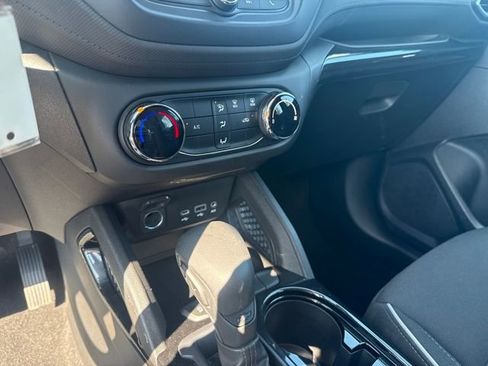 Used 2021 Chevrolet TrailBlazer LS image 17