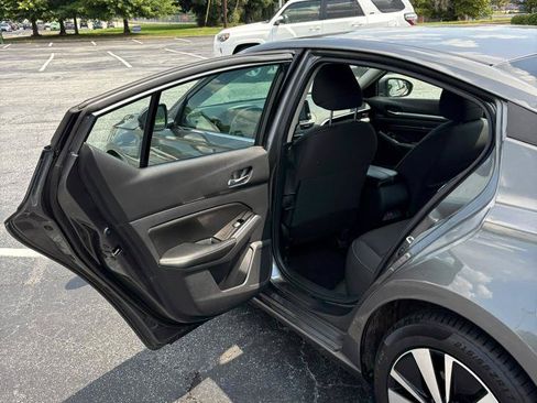 Used 2022 Nissan Altima 2.5 SV w/ SV Premium Package FWD image 12