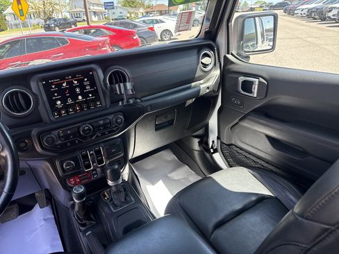 Used 2020 Jeep Gladiator Rubicon AWD/4WD image 15