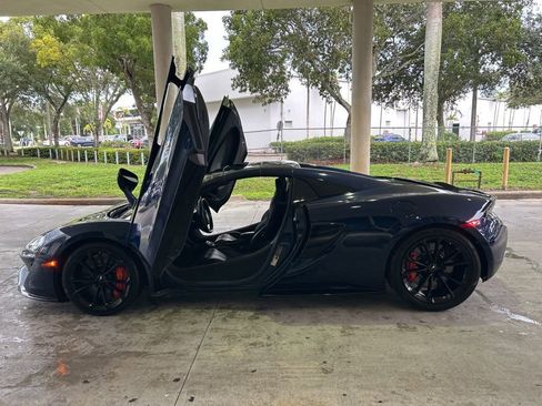 Used 2020 McLaren 570S Spider image 46