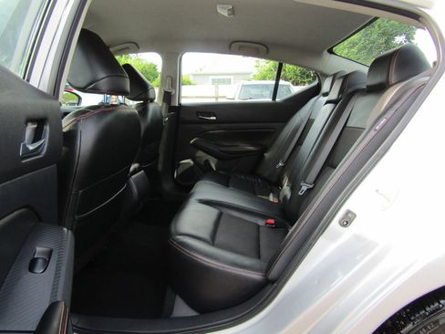 Used 2019 Nissan Altima 2.5 SR FWD image 16