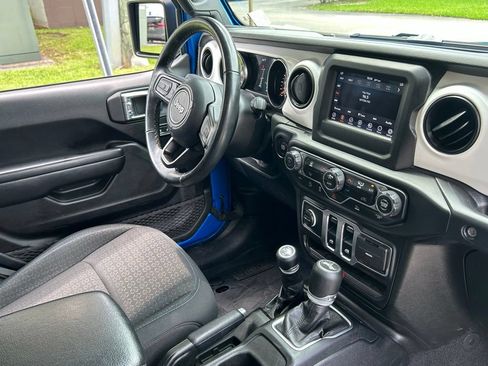 Certified 2021 Jeep Wrangler Sport AWD/4WD image 39