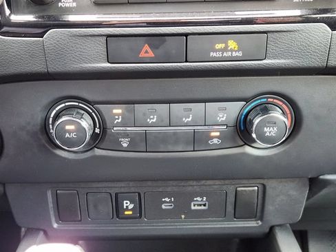 Used 2023 Nissan Frontier SV w/ Midnight Edition Package RWD image 18