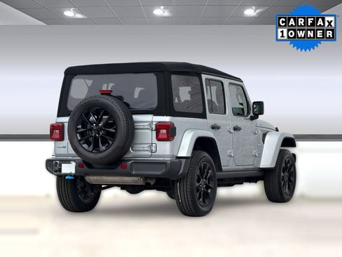 Used 2024 Jeep Wrangler Unlimited Sahara AWD/4WD image 9