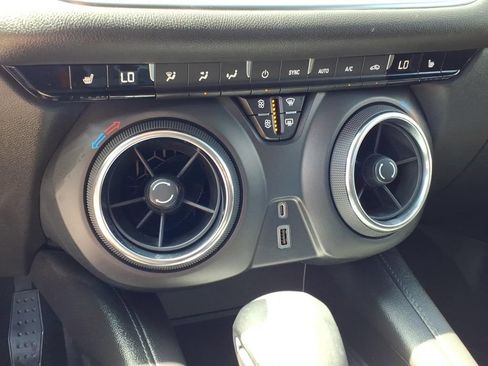 Used 2021 Chevrolet Blazer LT FWD image 27