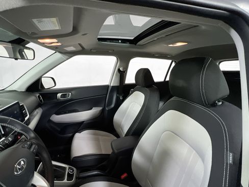 Used 2023 Hyundai Venue SEL w/ Cargo Package FWD image 20
