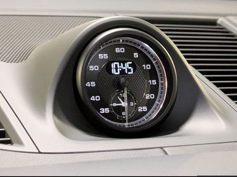 New 2026 Porsche Macan image 30