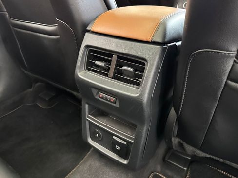 Used 2024 Ford Edge Titanium w/ Titanium Elite Package AWD/4WD image 49