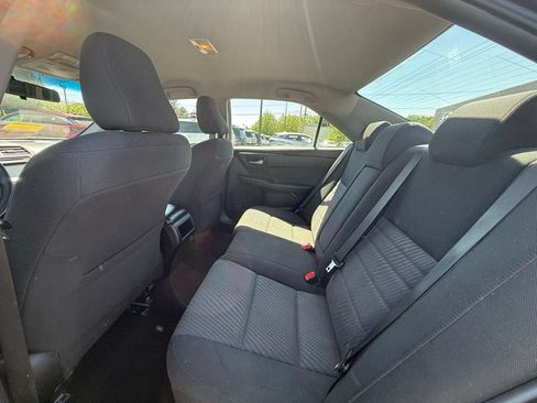 Used 2015 Toyota Camry LE FWD image 17