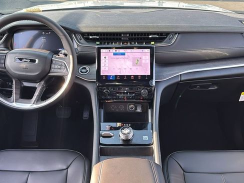 New 2025 Jeep Grand Cherokee L Limited image 10