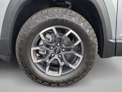 New 2026 Chevrolet Equinox ACTIV w/ Convenience Package III image 9