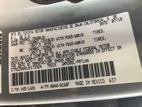 Used 2018 Toyota Tacoma Limited image 19