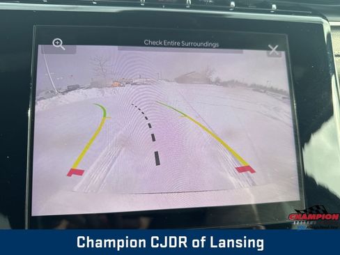 Used 2023 Jeep Grand Cherokee L Laredo image 28