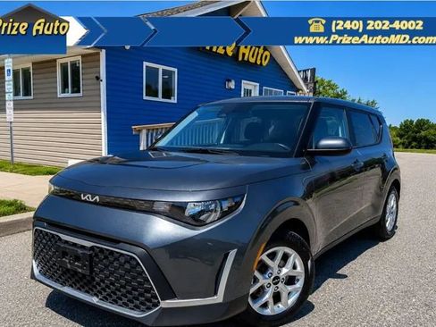 Used 2024 Kia Soul LX w/ Option Group 015 FWD image 1