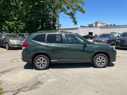 Used 2024 Subaru Forester Premium AWD/4WD image 4