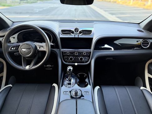 Used 2021 Bentley Bentayga Speed AWD/4WD image 31