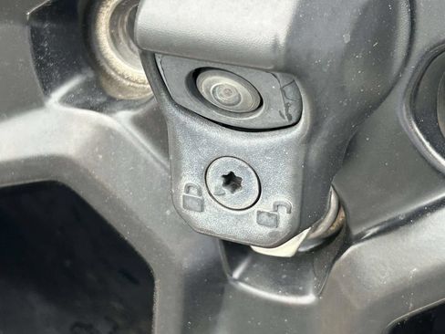 Used 2023 Jeep Wrangler Unlimited w/ Sun & Screen Package AWD/4WD image 15