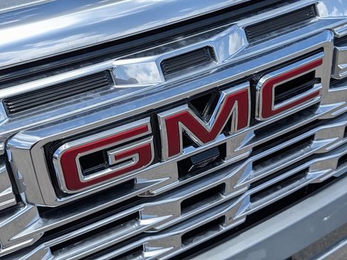 New 2026 GMC Terrain Denali w/ LPO, Floor Liner Package AWD/4WD image 37