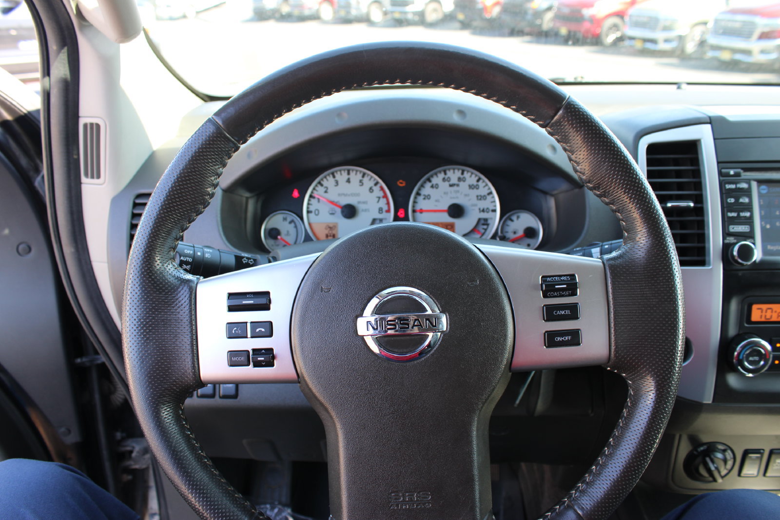 Used 2015 Nissan Frontier PRO-4X w/ Pro-4x Luxury Package AWD/4WD image 12