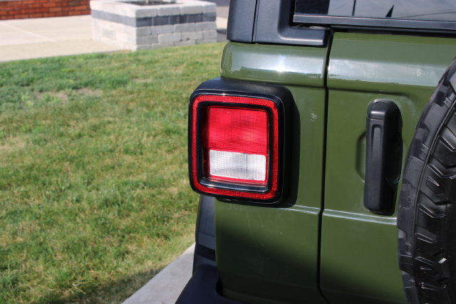 Used 2022 Jeep Wrangler Unlimited Sport AWD/4WD image 34