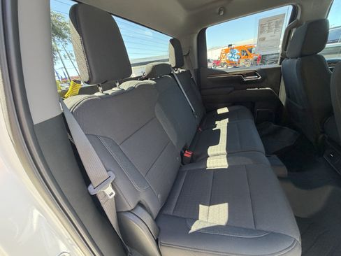Used 2023 Chevrolet Silverado 1500 RST w/ Z71 Off-Road Package AWD/4WD image 17