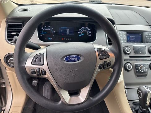 Used 2018 Ford Taurus SE image 17