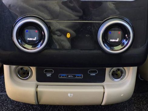 Used 2018 Land Rover Range Rover Supercharged image 38