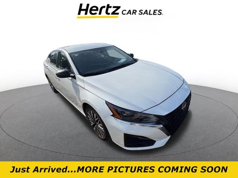 Used 2025 Nissan Altima 2.5 SV image 1