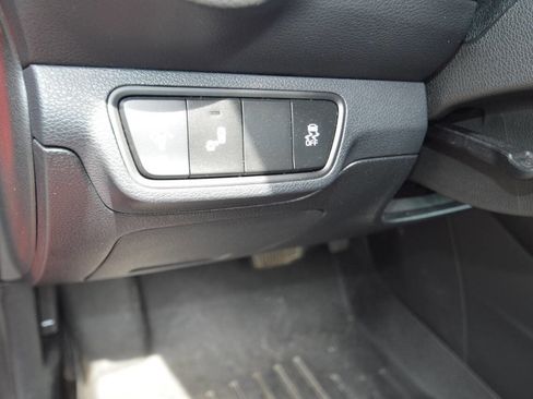 Used 2023 Kia Forte LXS w/ LXS Technology Package image 25